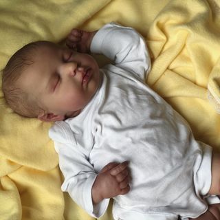 Lindo Bebê Reborn Kevin Realista Recém-nascido corpo de pano e silicone vinil  pele realista